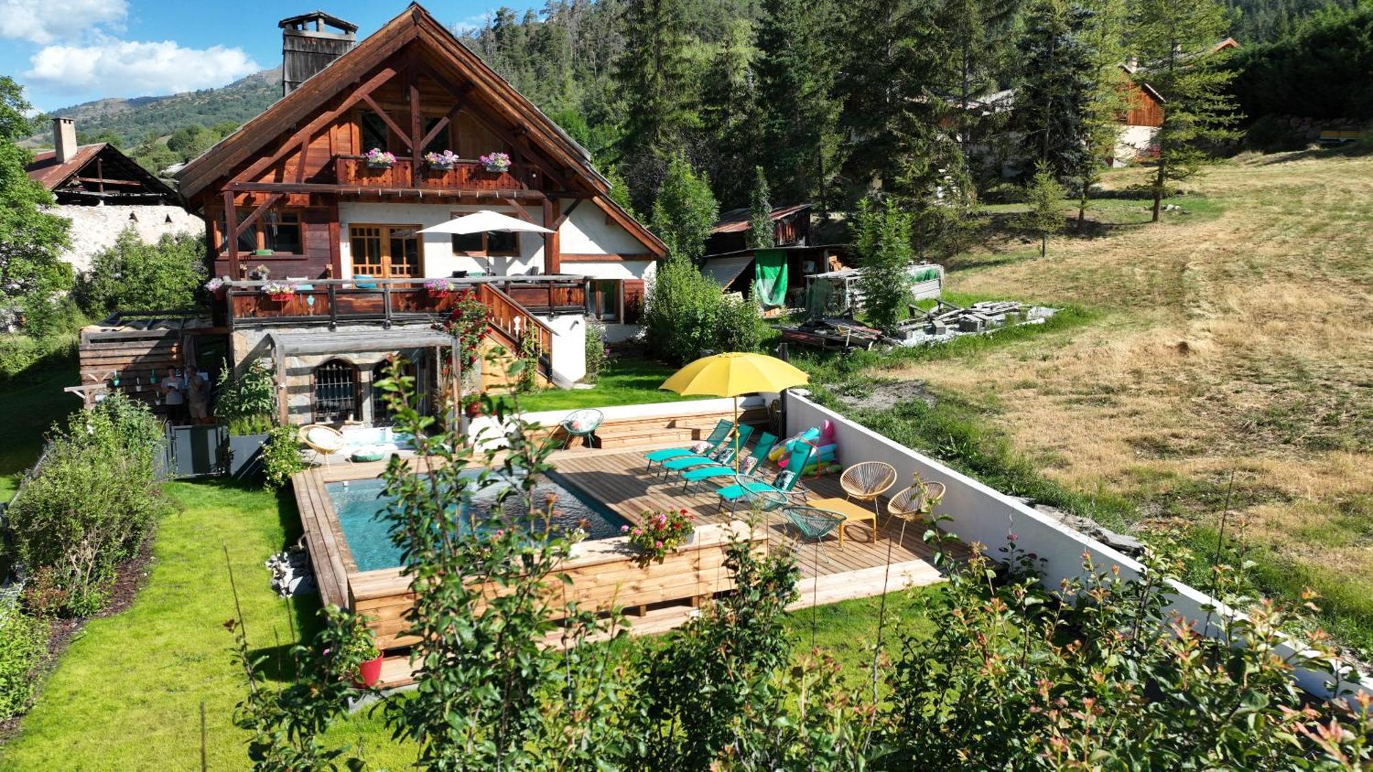 Chalet Serre Cambeou Piscine&Spa Saint-Chaffrey Exterior photo